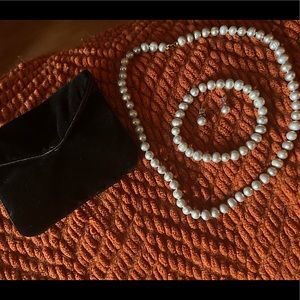 Set of grey pearl earrings, necklace, bracelet with black velvet carrying bag